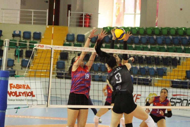 MERSİN BÜYÜKŞEHİR BELEDİYESİ GSK VOLEYBOL TAKIMI LİGİN 12’NCİ HAFTASINDA 2. SIRAYA YÜKSELDİ
