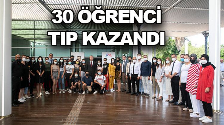 BÜYÜKŞEHİR’İN DESTEKLEDİĞİ 979 ÖĞRENCİ ARTIK ÜNİVERSİTELİ