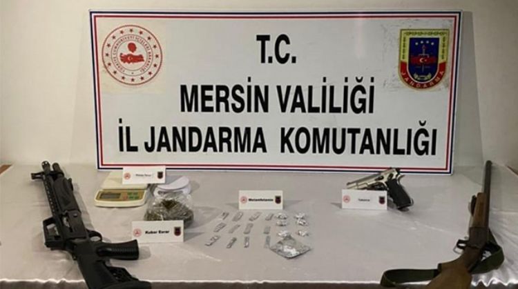 MERSİN'DE 23 KİŞİNİN GÖZALTINA ALINDIĞI OPERASYONDA ÇOK MİKTARDA UYUŞTURUCU ELE GEÇİRİLDİ