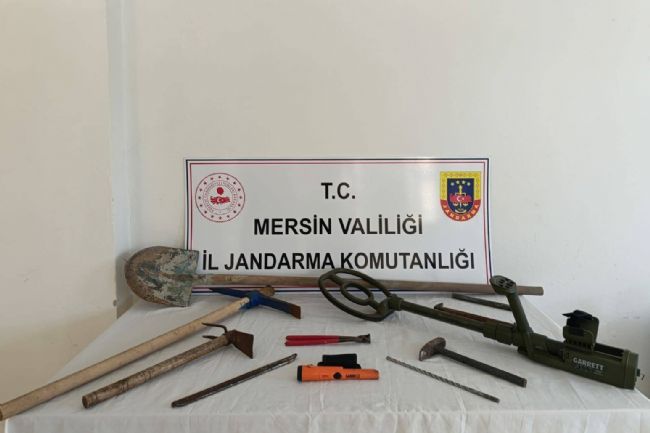 Mersin'de kaçak kazı yapan 2 kişi yakalandı