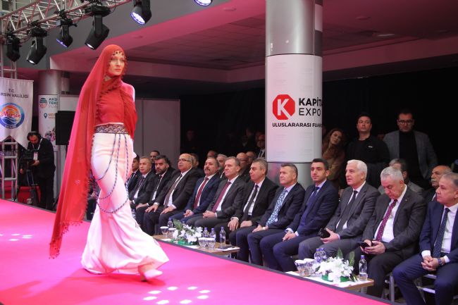 Mersin'de tekstil sektörü Akdeniz Tekstil Fuarı'nda buluştu