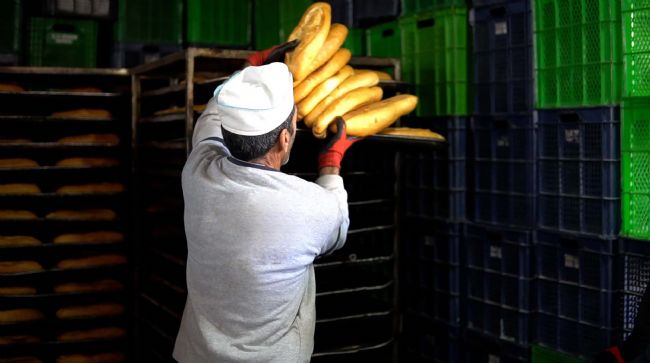 TARSUS'TAN DEPREM BÖLGESİNE EKMEK SEVKİYATI