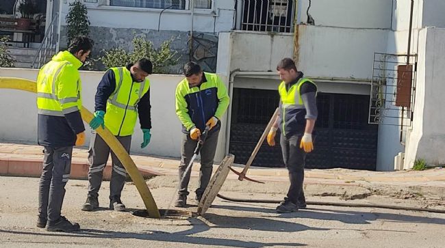 MESKİ, ADIYAMAN'DA DEPREMDEN ZARAR GÖREN İÇMESUYU HATLARINI ONARIYOR