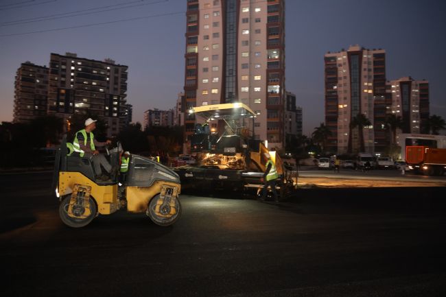 Toroslar'da asafalt çalışmaları sürüyor