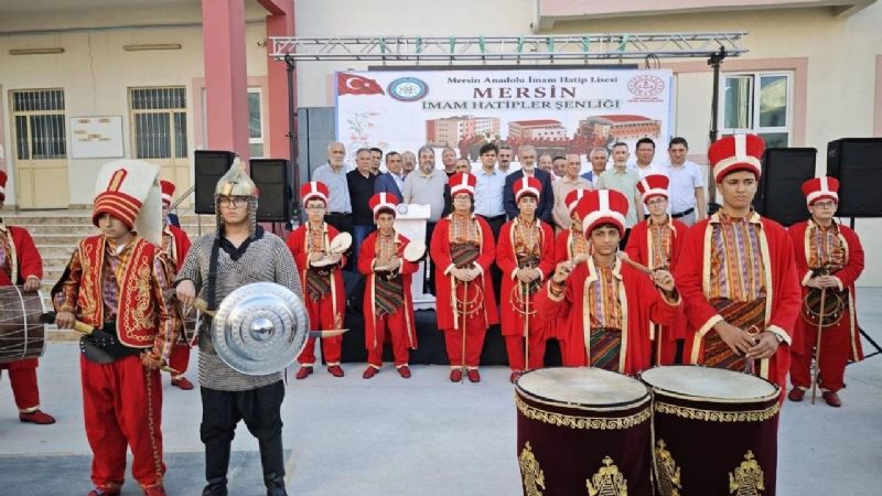 mersİn’de-İmam-hatİp-okullari-şenlİğİ-yoğun-katilimla-gerçekleştİrİldİ