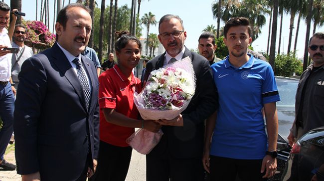 BAKAN KASAPOĞLU MERSİN’E GELDİ