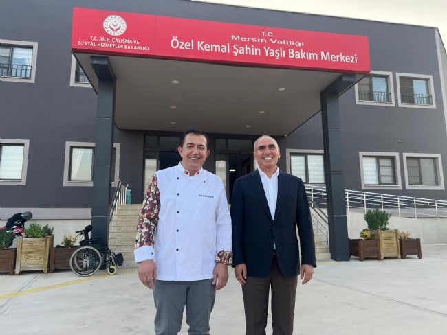Ünlü Şef Fikret Özdemir'den huzurevi sakinlerine lezzet dolu ziyafet