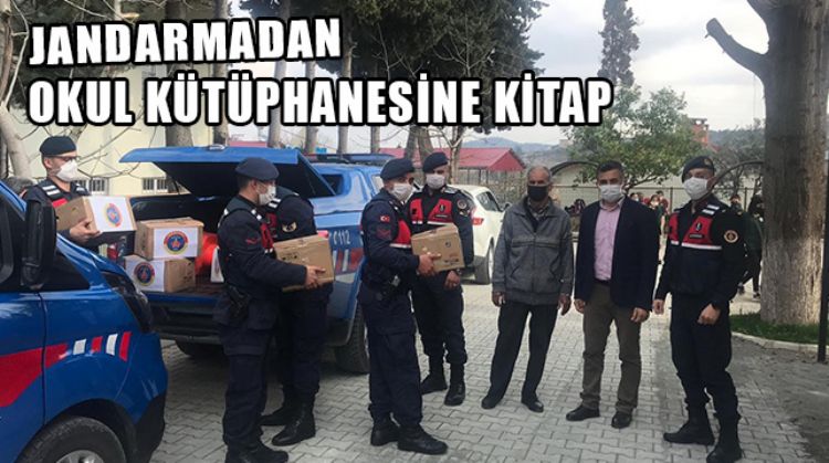 MERSİN’DE JANDARMA TOPLADIĞI KİTAPLARI ŞEHİDİN ADIYLA AÇILAN KÜTÜPHANEYE BAĞIŞLADI