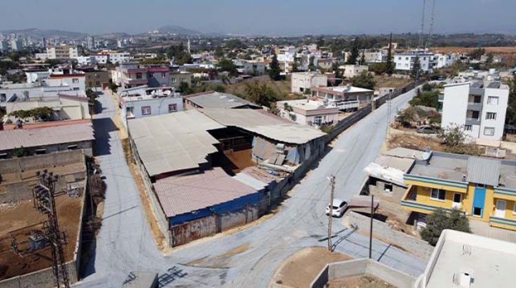 TARSUS BELEDİYESİ DEZAVANTAJLI BÖLGELERE ASFALT YAPMAYA DEVAM EDİYOR