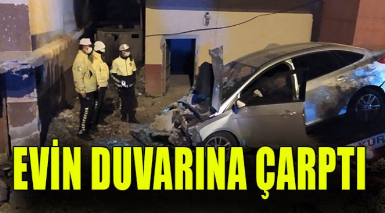 ERDEMLİ’DE 3 AĞACI DEVİREN OTOMOBİL KAZA YAPTI