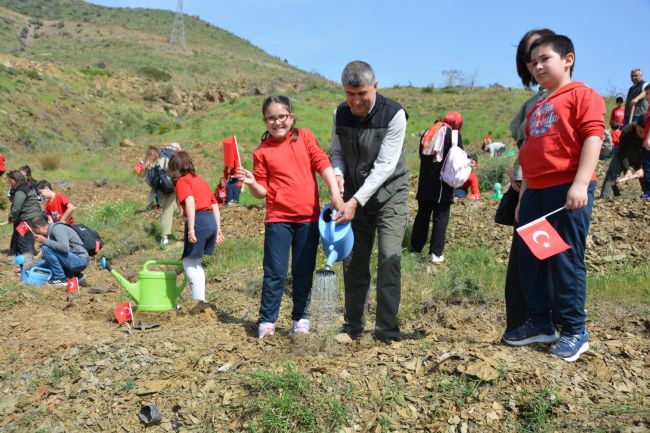 TBMM'NİN 106. YILINDA 106 FİDAN TOPRAKLA BULUŞTU