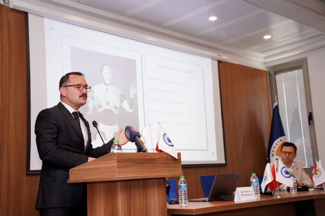 Denizcilikte Yapay Zeka ve Dijitalleşme Paneli Düzenlendi