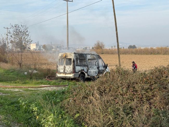Mersin'de minibüs yangını