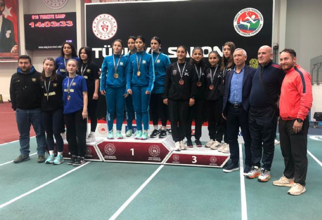 ‘Kır Çiçekleri’ başarıya doymuyor