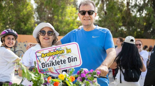 BAŞKAN SEÇER, MERSİNLİLERLE BİRLİKTE PEDAL ÇEVİRDİ