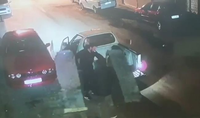 Hırsızlar iş yerinin önündeki rampayı çaldı