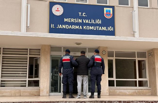 Plakasız araçla yakıt alıp kaçtı, jandarma yakaladı