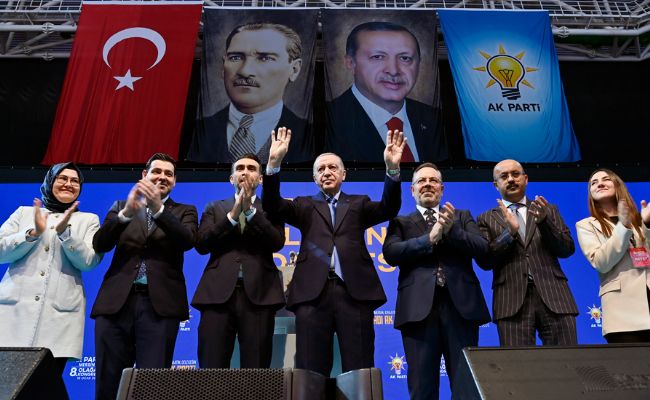 Yüz yıllık oyun bozuluyor!