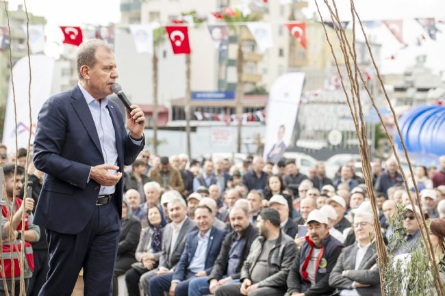 “Ayrım yapmadan hizmet ediyoruz”