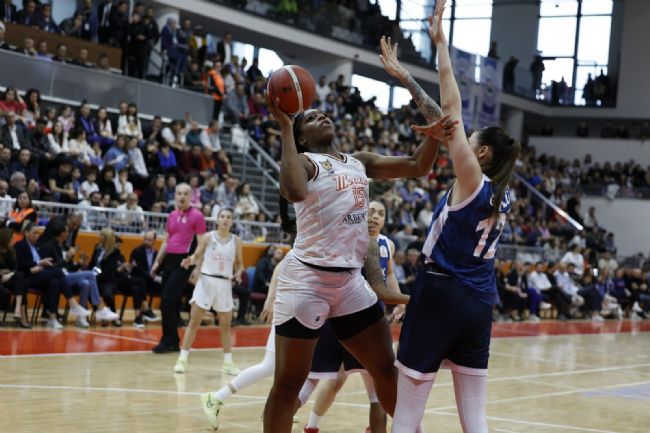 Kadın Basketbolunun Yükselen Yıldızı: ÇBK Mersin