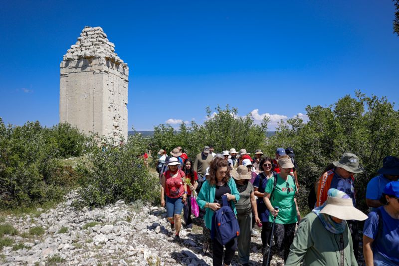 UZUNCABURÇ’TAN SUMAKALANI’NA TARİH DOLU YÜRÜYÜŞ