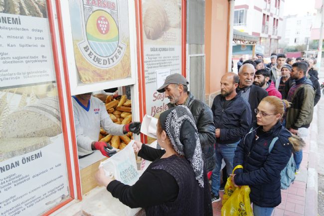 Tarsus Belediyesi halk ekmeği 1 TL yapıyor