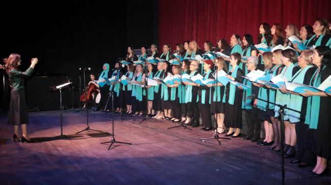 AKDENİZ'DE 'ANNELER GÜNÜNE' ÖZEL KONSER