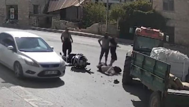 Mut'ta motosiklet traktörle çarpıştı: 1 yaralı