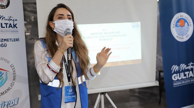 AKDENİZ’DE KAHVEHANEDE 'KADINA YÖNELİK ŞİDDETLE MÜCADELE' ANLATILDI