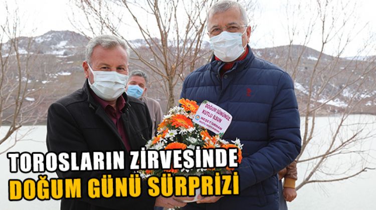 MEZİTLİ BELEDİYE BAŞKANI TARHAN’DAN, TOROSLARIN ZİRVESİNDE MUHTAR HALİL GÜN İÇİN DOĞUM GÜNÜ SÜRPRİZİ