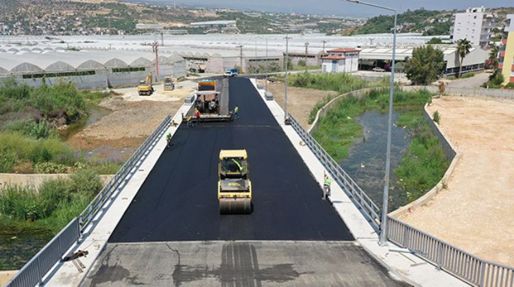 GEÇEN 537 BİN 298 TON ASFALT KULLANILARAK MERSİN YOLLARINA KAVUŞTU