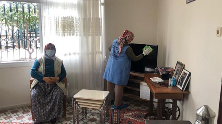 AKDENİZ’DE HİZMET VATANDAŞIN AYAĞINA GİDİYOR