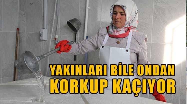 MERSİN’DE GASSALLIK YAPAN EMİNE BOZKURT, 25 YILDIR ÖLÜLERİ YIKAYIP SON YOLCULUKLARINA UĞURLUYOR