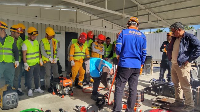 Mersin'de ormancılara "Depremde Arama Kurtarma Eğitimi" verildi