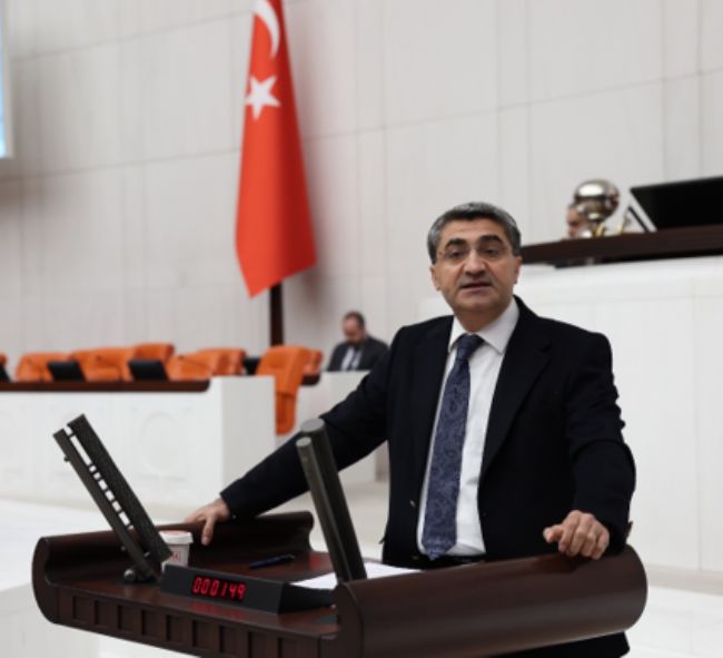 Ekmen’den Yargıya Eleştiriler: “Hukuk Devletinden Bahsedebilir Miyiz?”