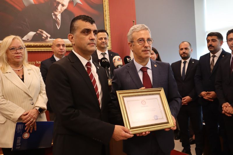 MERSİN BAROSU BAŞKANI AVUKAT GAZİ ÖZDEMİR ÜÇÜNCÜ KEZ MAZBATASINI ALDI