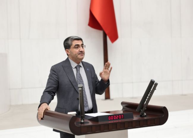 Ekmen: “Gülnar kuş üzümünün tescili, değerini artıracaktır”