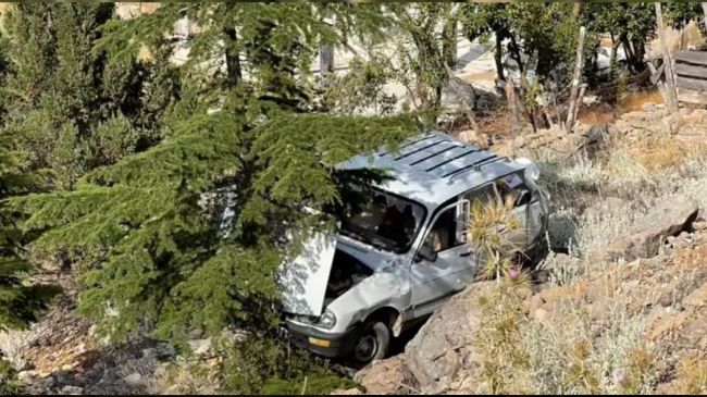 Abanoz’da araç uçuruma yuvarlandı