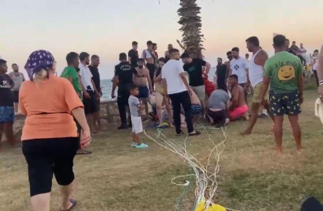 Kızkalesi'nde paraşüt kazası: 2 yaralı
