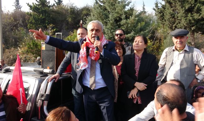 CHP'den istifa eden Çakır memleketi Mersin'de coşkuyla karşılandı