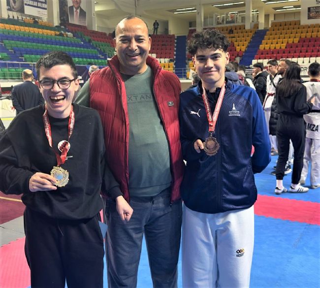 Mersinli özel sporculardan büyük başarı