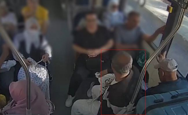 Yaşlıları soyan yankesici suçüstü yakalandı: O anlar kamerada