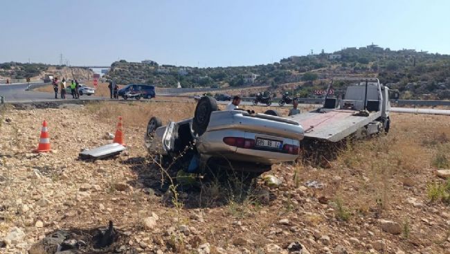 Otomobil karşı şeride geçip takla attı: 1 ölü