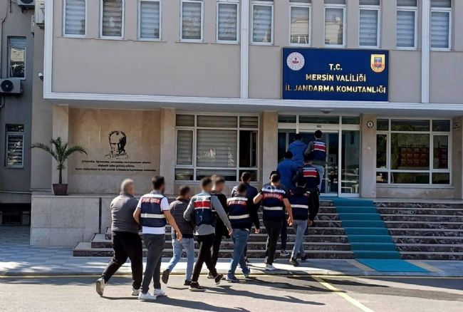 Mersin'de aranan 26 şahıs jandarma ekiplerince yakalandı