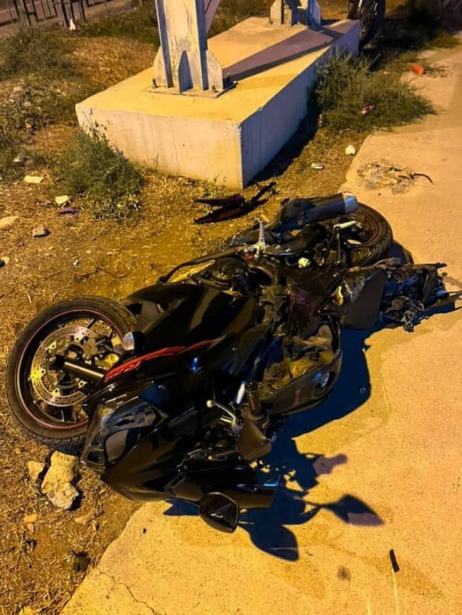 Tarsus'ta otomobille çarpışan motosikletli hayatını kaybetti