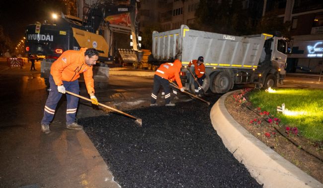 Mersin’de asfalt mesaisi geceye taşındı