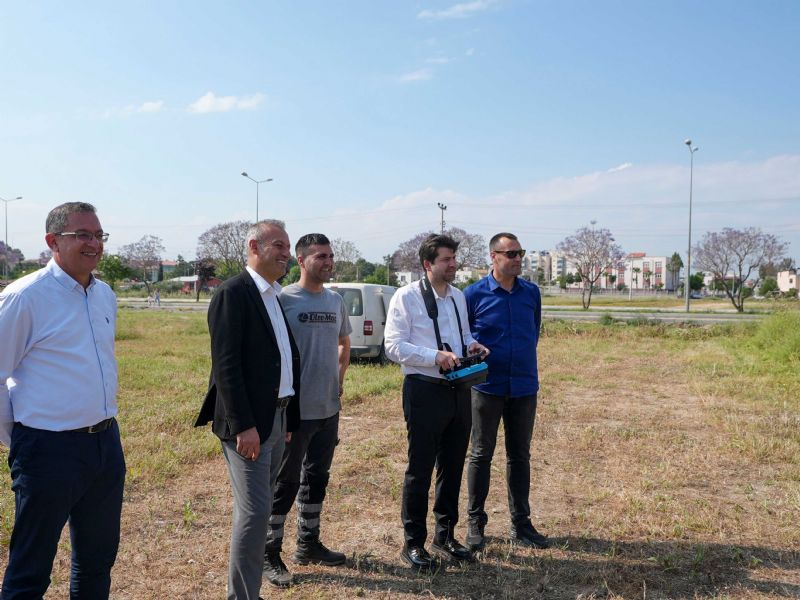 TARSUS’TA PARK VE BAHÇELER MÜDÜRLÜĞÜNE YENİ NESİL BİÇME MAKİNESİ
