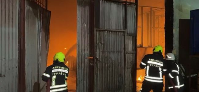 Tarsus'ta galvaniz kaplama tesisinde yangın