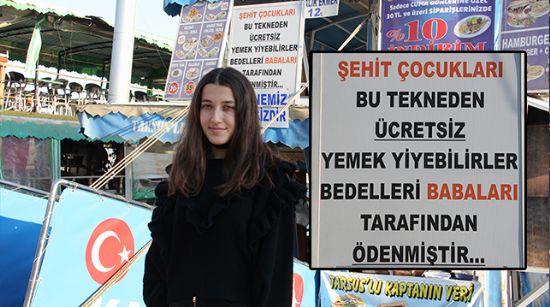 MERSİN’DE BİR TEKNE ŞEHİT ÇOCUKLARINA ÜCRETSİZ BALIK EKMEK VEREREK TOPLUMSAL DUYARLILIĞA İMZA ATTI