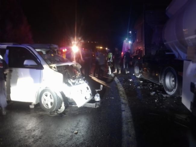 Kız isteme dönüşü feci kaza: 14 yaralı